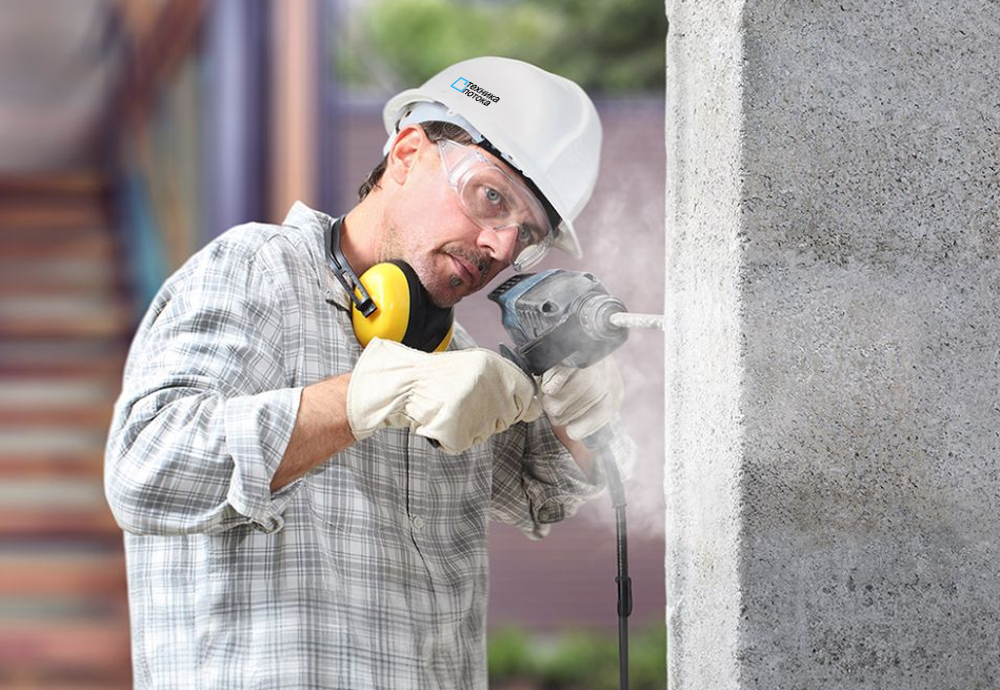 При покупке ударной дрели набор сверл в подарок